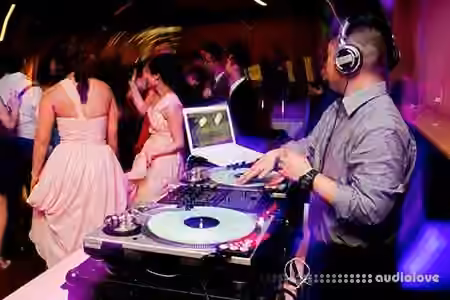 SkillShare Working with a DJ Events and Weddings [TUTORiAL]